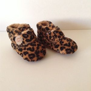 Newborn Cheetah Print Ugg Boots size 0/1